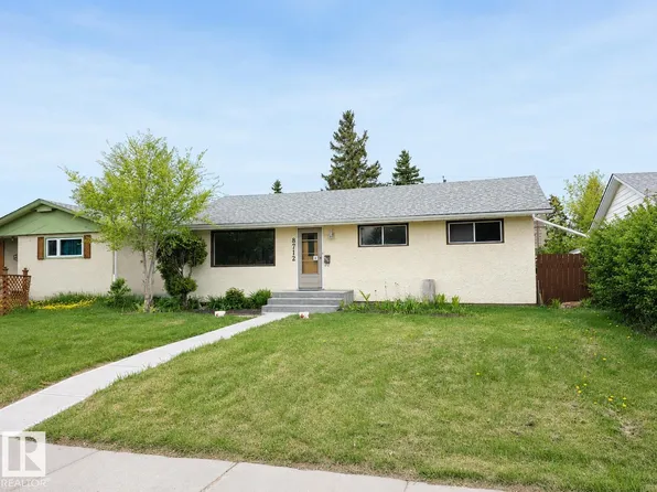 8712 162nd St NW, Edmonton, AB T5R 2M1