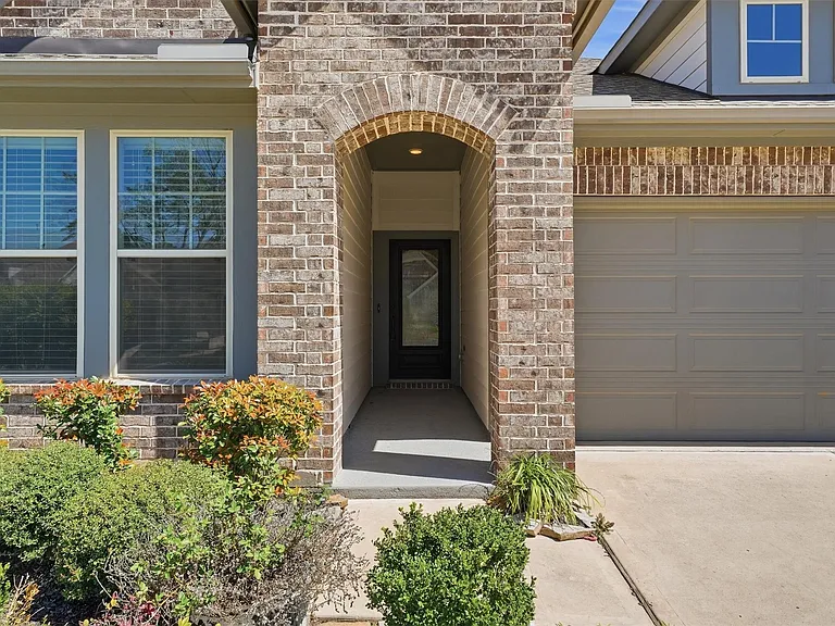 1338 Lakeside Creek Rd — Photo 4