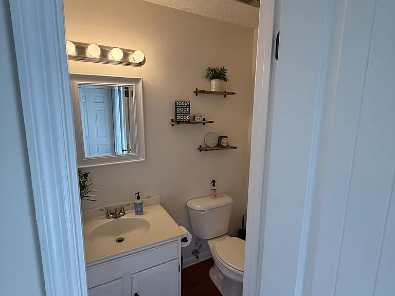 11 Battery Ln — Photo 2