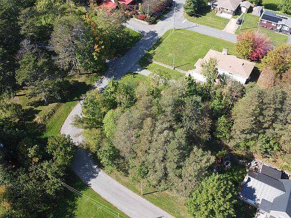 4th image of Maple Ave