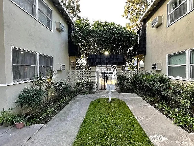 L'Abri Apartments — Photo 2