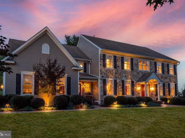 28 Lily Pond Ln, Chester Springs, PA 19425