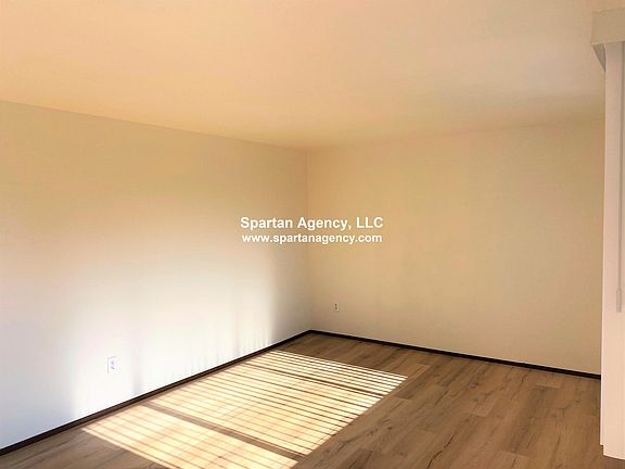 3rd image of 1418 7th Ave SE APT 1