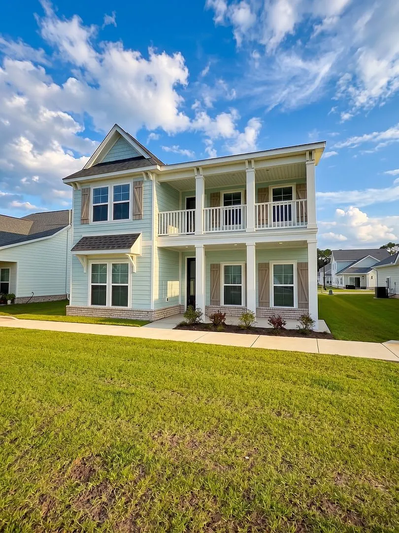 Like new spacious home in Ocean Springs, MS — Photo 1