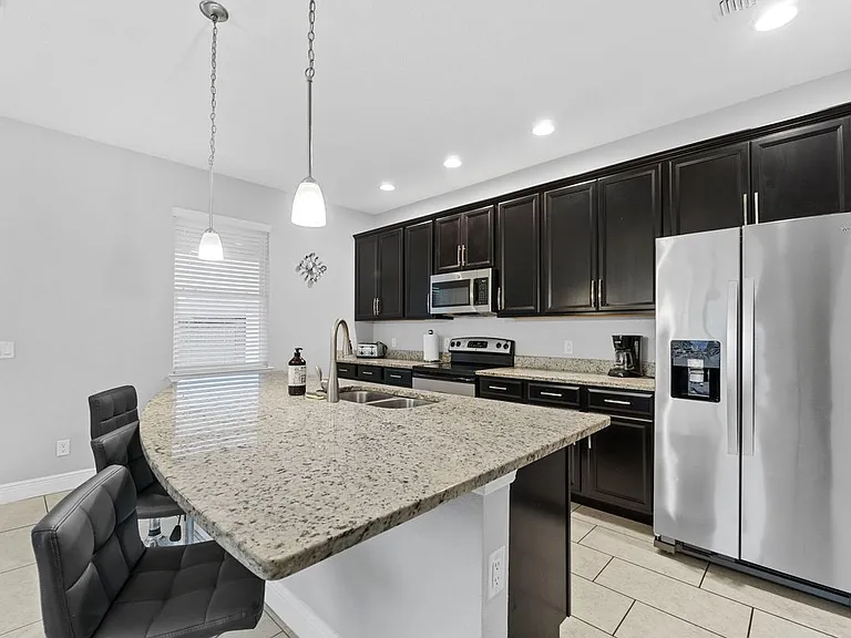 206 Aberdeen St — Photo 8