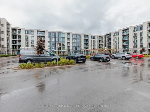 50 Herrick Ave #206, Saint Catharines, ON L2P 2W7