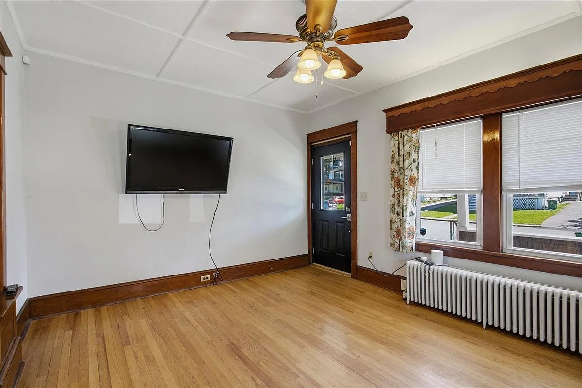 3 bed, 2000 sqft, $3,900 — Photo 3