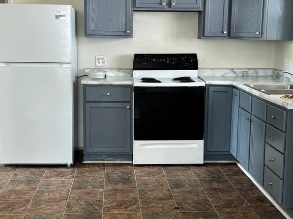 32 W 7th St APT A, Peru, IN 46970