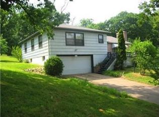 6234 N Robinhood Ln, Kansas City, MO 64151