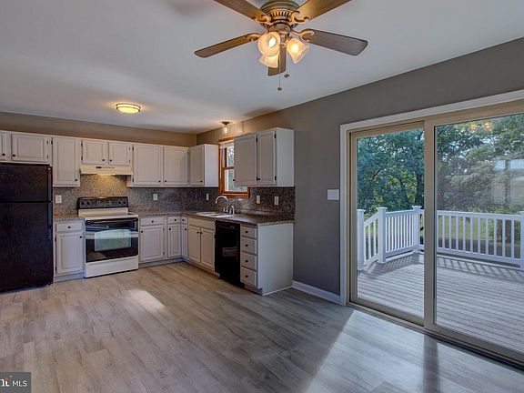 4th image of 2891 Newport Rd