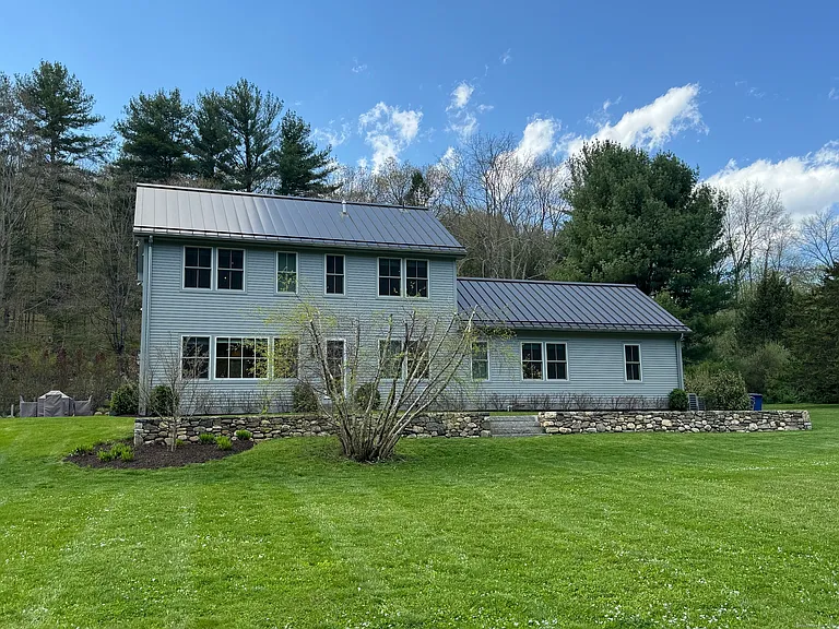 126 River Rd — Photo 4