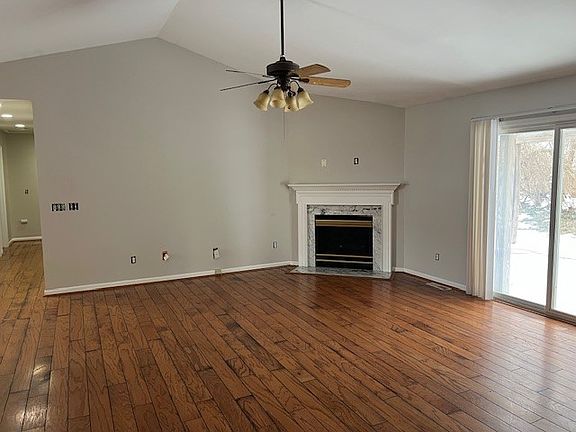3rd image of 103 Paddlewheel Dr
