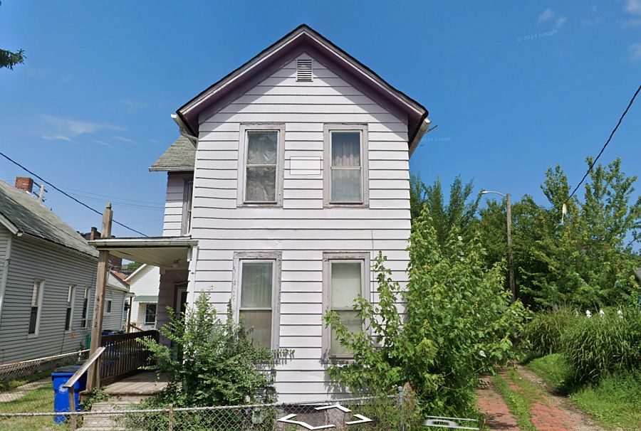 1st image of 4212 Apple Ave #2