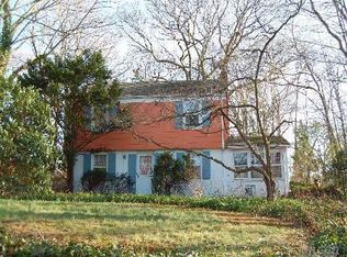 28 Lotowana Ln, Stony Brook, NY 11790