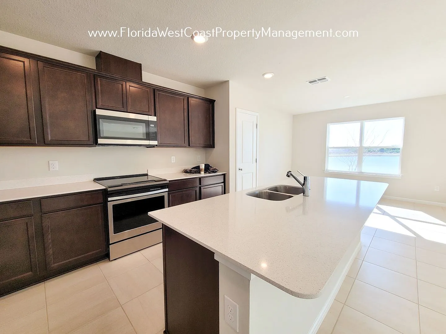 Fantastic 5 Bedroom/ 3 Bath Home In Parrish! Isles At Bayview! Super Amenities! — Photo 2