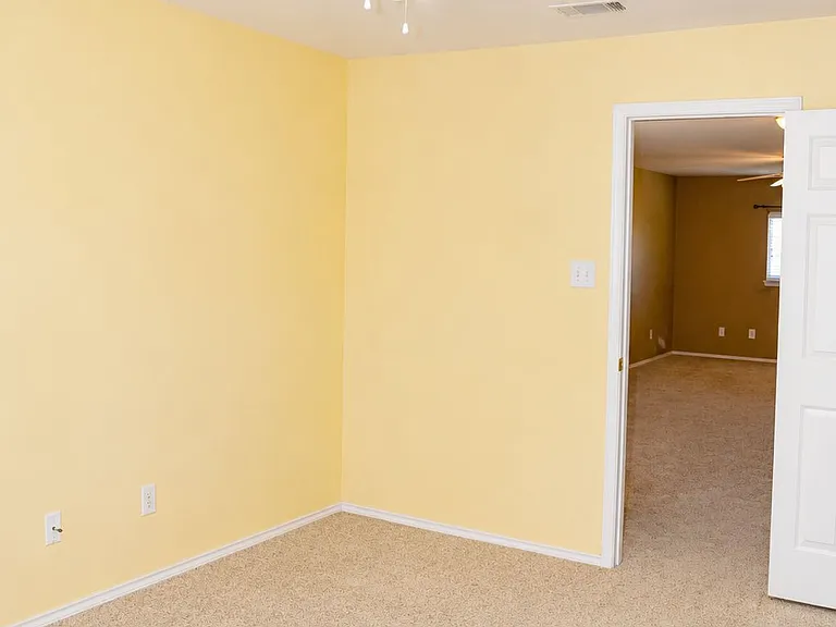 712 White Hawk Trl — Photo 35