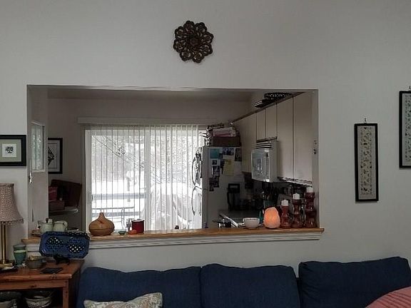 5th image of 77 Woodstone Cir #77