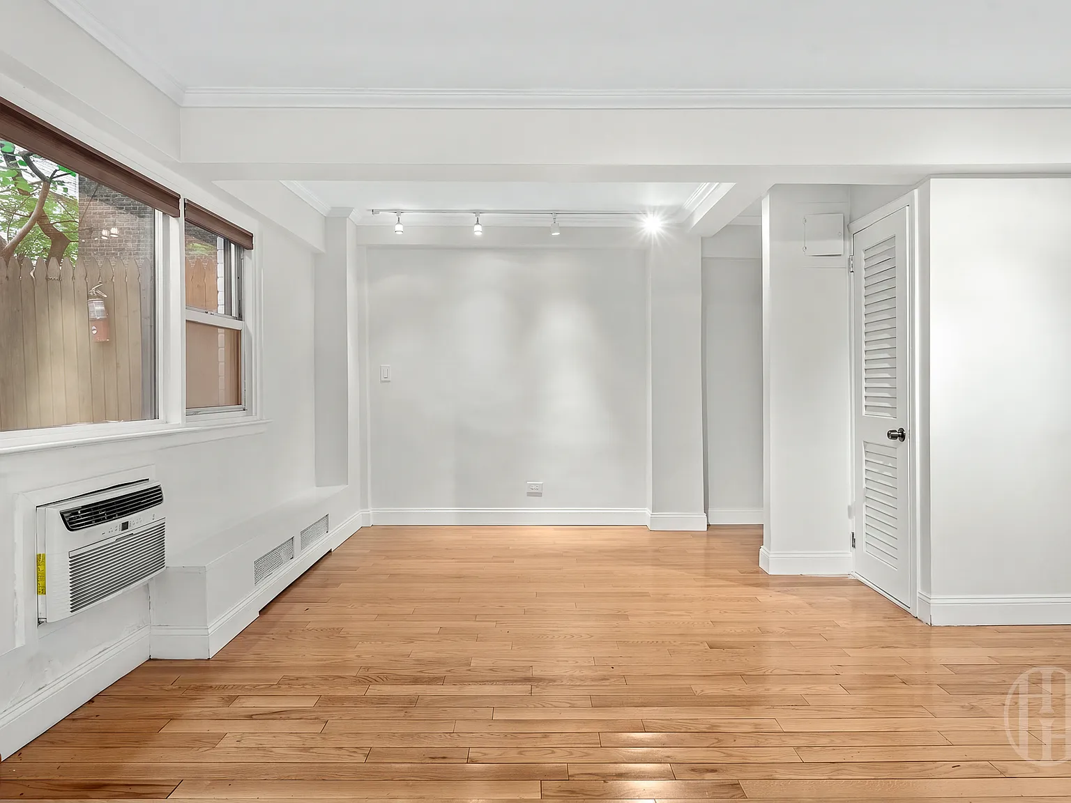 335 East 51st Street — Photo 4