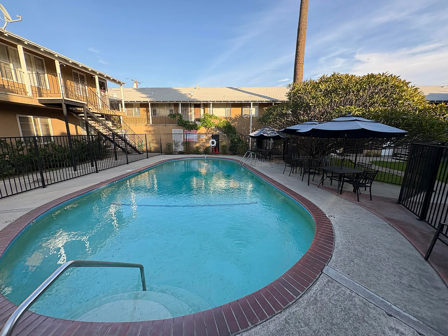 Studio, 450 sqft, $1,595 — Photo 1