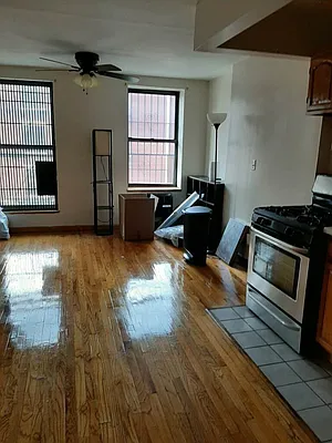 Rented by Danielle Stoller, LREB | media 3