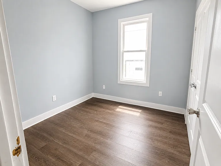 61 16th Ave #3A — Photo 2