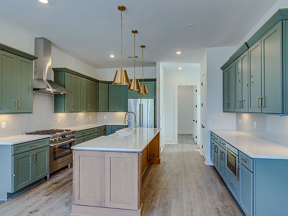 5th image of 110 Myrtle St #B
