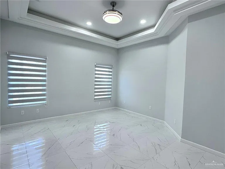 1905 Sunset Dr — Photo 15
