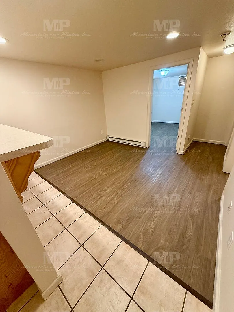 2 bed, 1.0 bath, 465 sqft, $1,295 — Photo 3