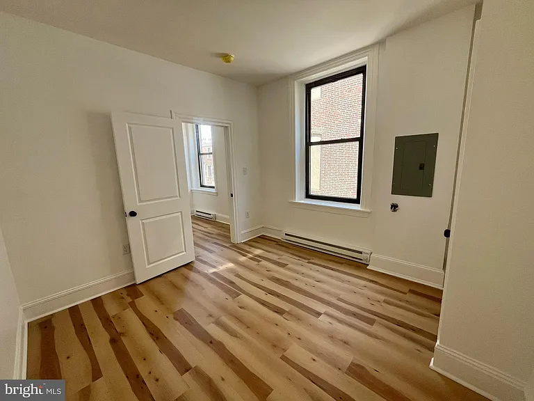 4413 Walnut St #2R — Photo 14