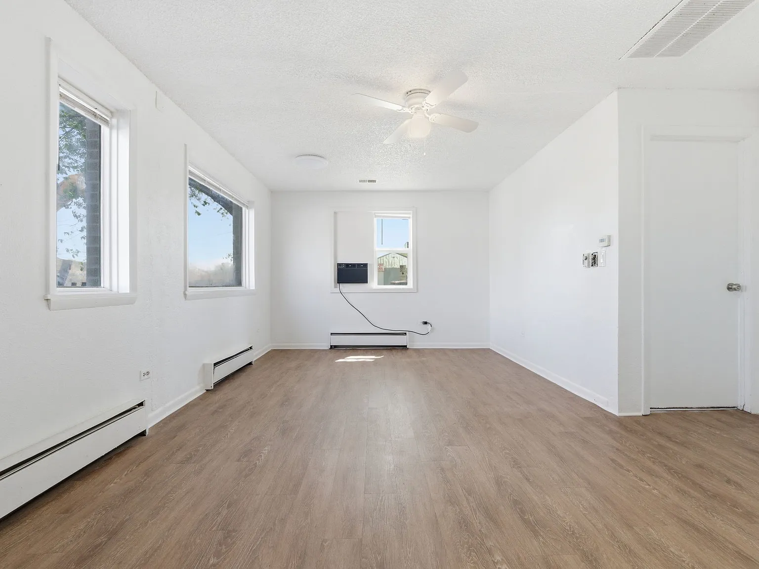2 bed, 1180 sqft, $1,850 — Photo 3