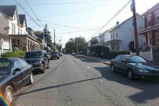 2nd image of 403 N Franklin St