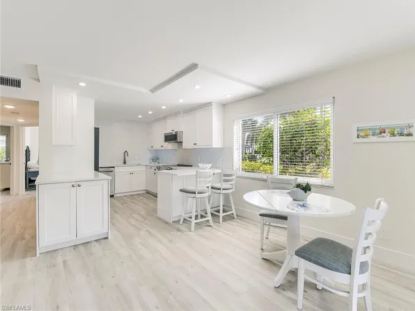 354 Harbour DR #354, NAPLES, FL 34103