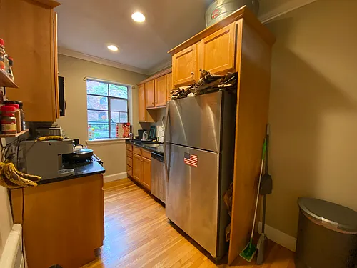93 Strathmore Rd Photo 1