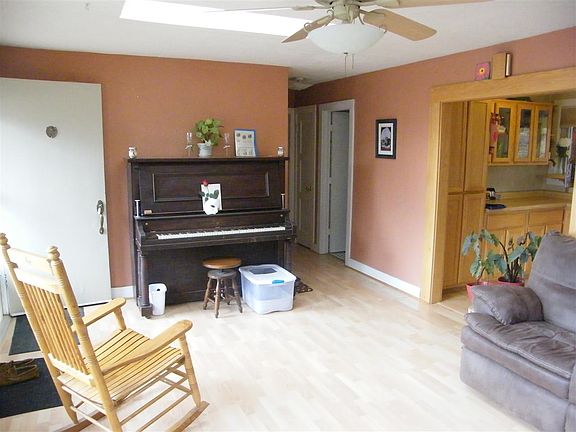 3rd image of 3419 Urban St