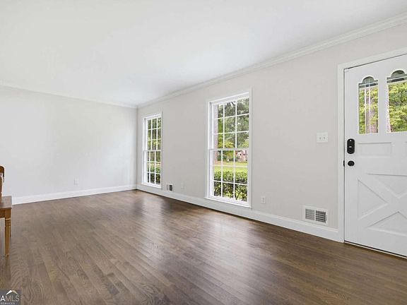 5th image of 1563 Arden Dr