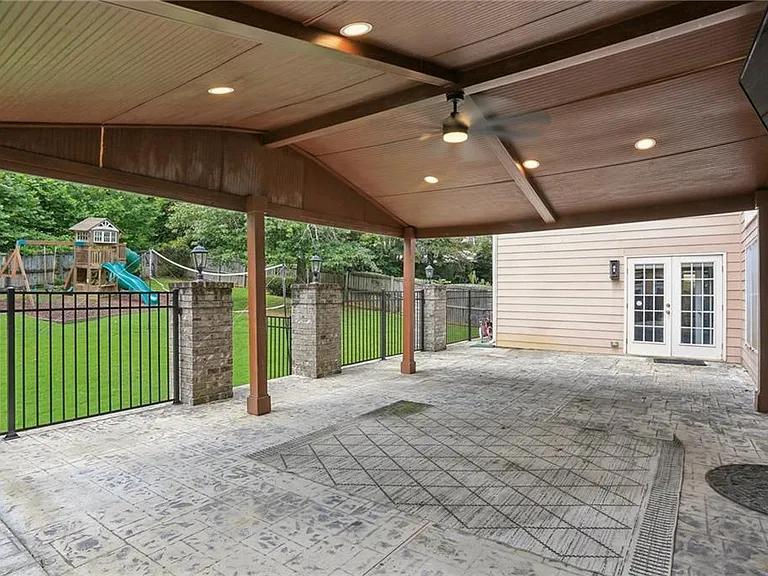 5038 Wickford Dr — Photo 15