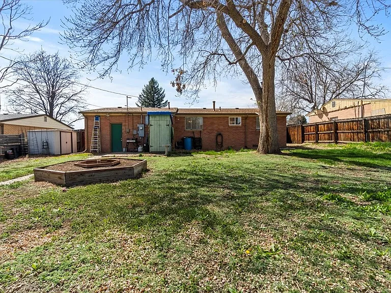 5136 Johnson St — Photo 14