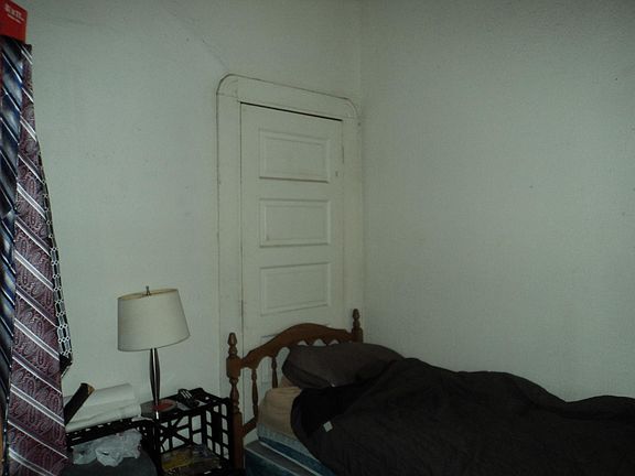5th image of 1022 15th Ave SE