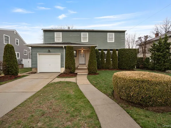 2386 Hampton Avenue, Seaford, NY 11783