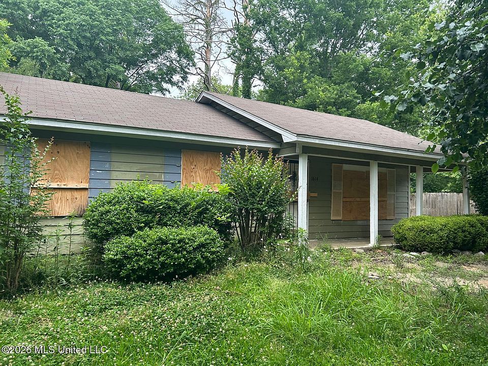 2nd image of 1614 Chapman Dr