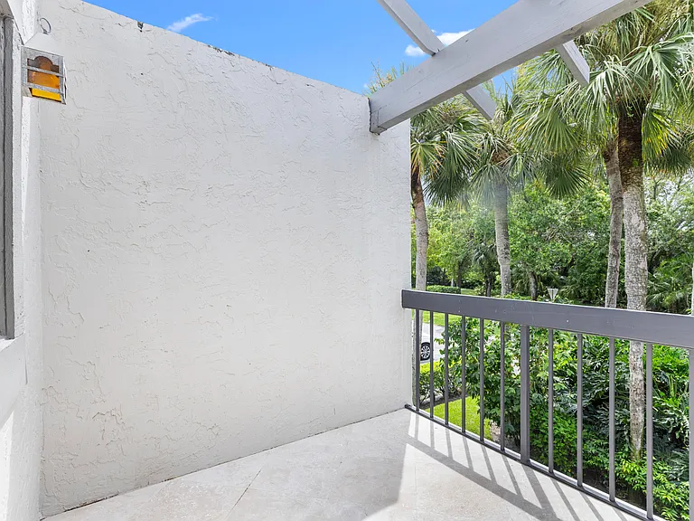 11397 Pond View Dr #E202 — Photo 8