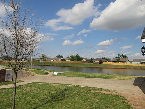 C:\Users\LisaMarie\Pictures\820 Eric Circle-Moore\IMG_0686_0