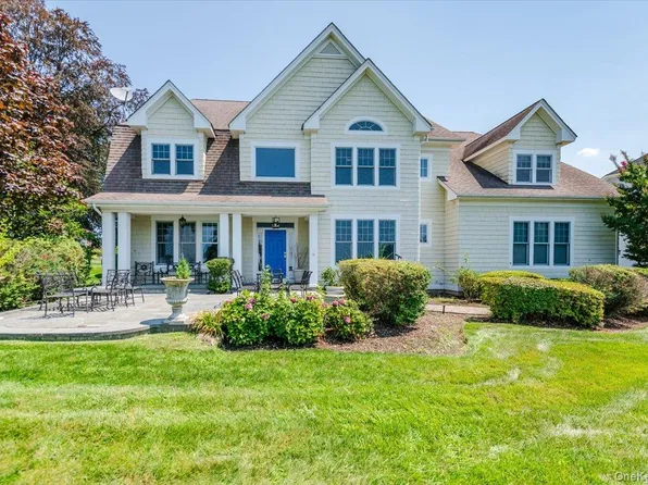 53 Pembroke Drive, Glen Cove, NY 11542