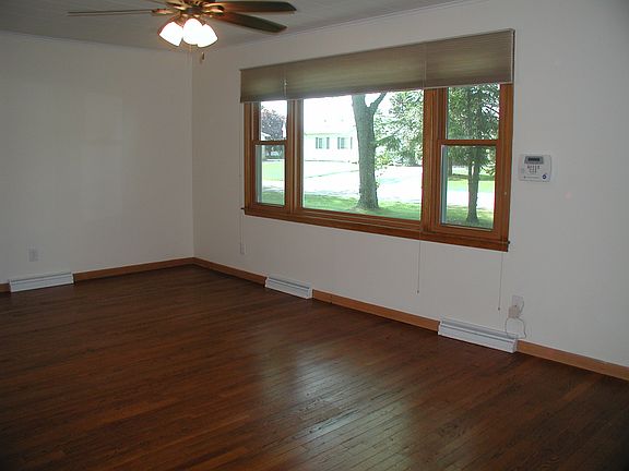 Living Room Hardwood floor