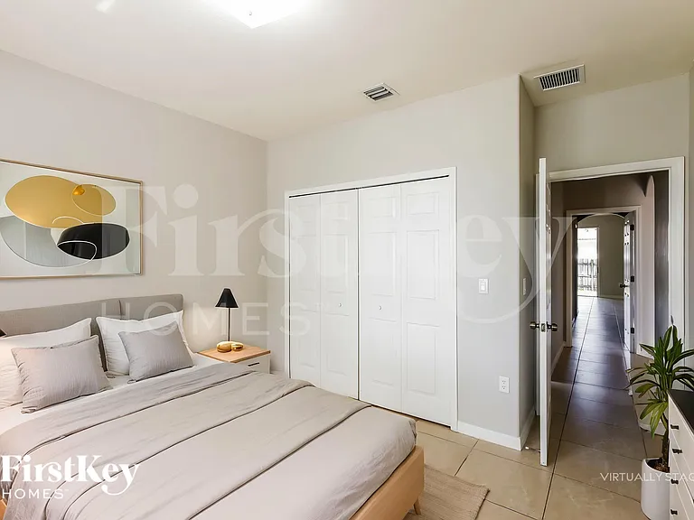 1009 NE 16th Ave — Photo 11