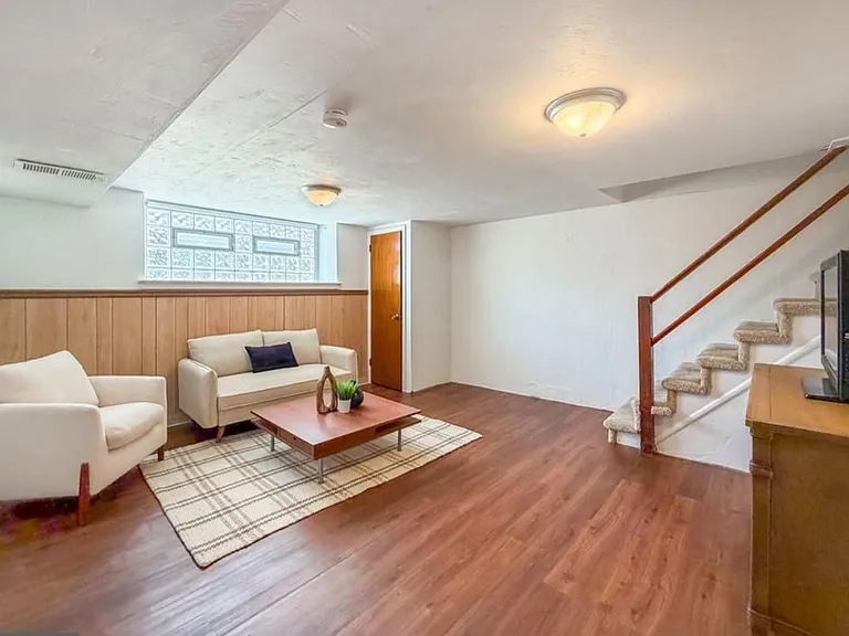2723 Solly Ave — Photo 11