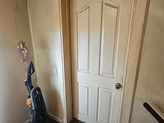 2nd image of 52 Strawberry Ridge Rd
