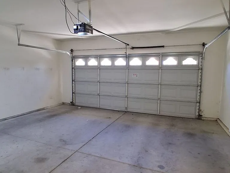551 Lester Ave — Photo 28