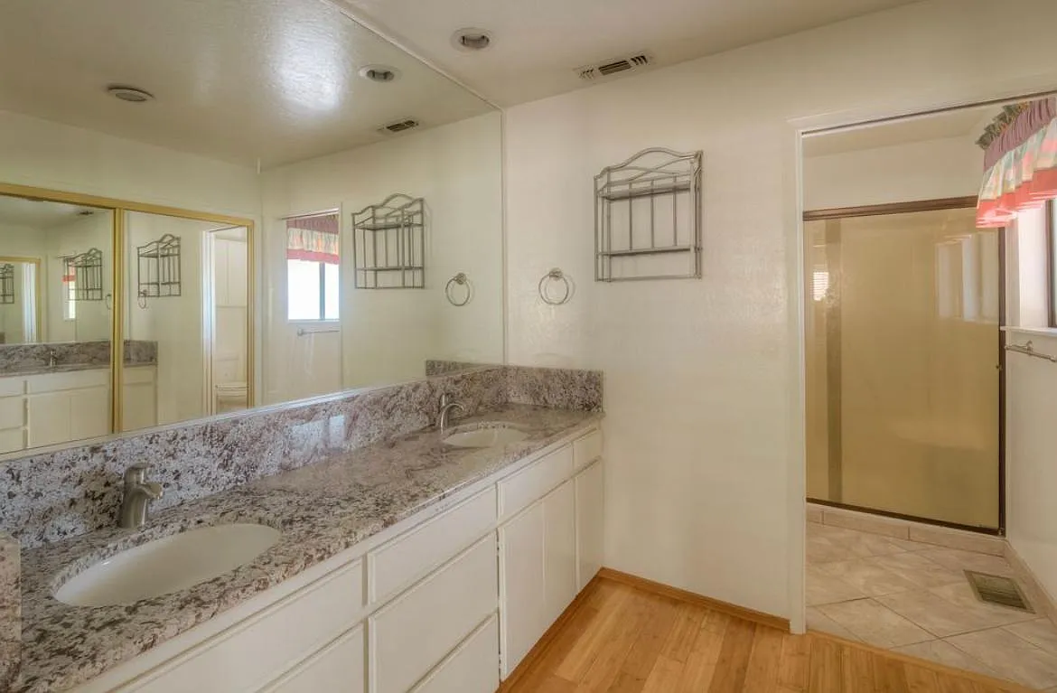 5446 Royal Oaks Dr — Photo 1