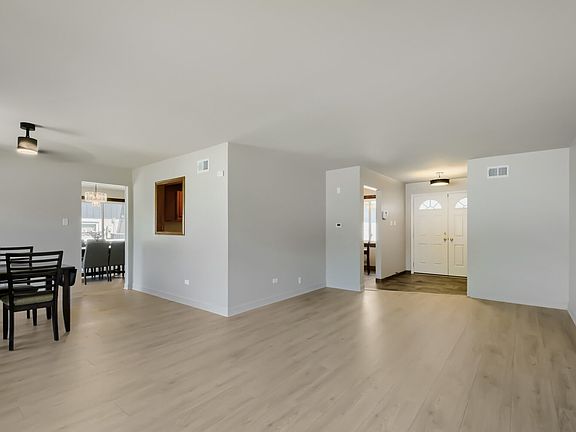 5th image of 8514 Fir St
